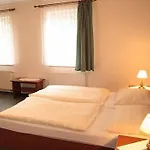 Attic Hotel 3*