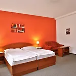 Attic Szálloda