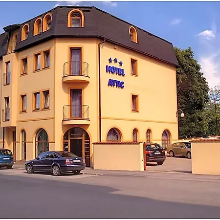 Attic Отель 3*
