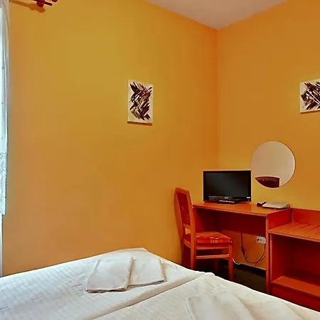 Attic Отель Прага