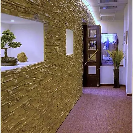 Attic Отель