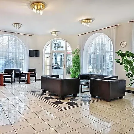 Отель Attic
