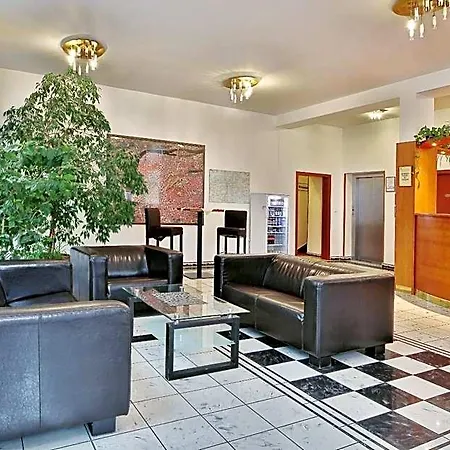 Attic Отель