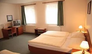 Отель Attic 3*