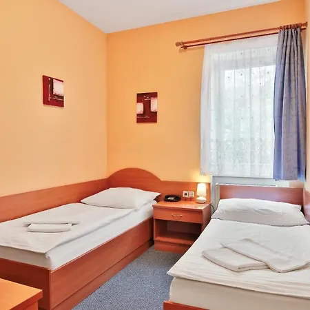 Attic Отель