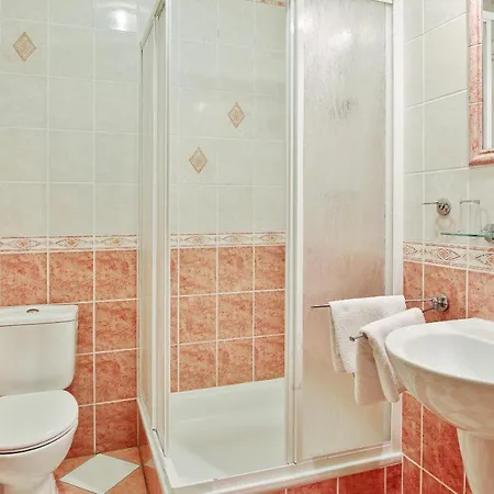 Attic 3* Praag