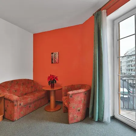 Отель Attic